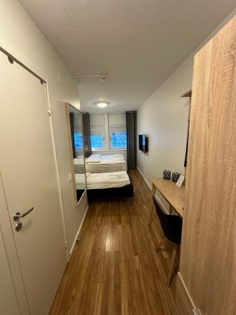 Almnaes Park Hotel Сёдертелье Экстерьер фото