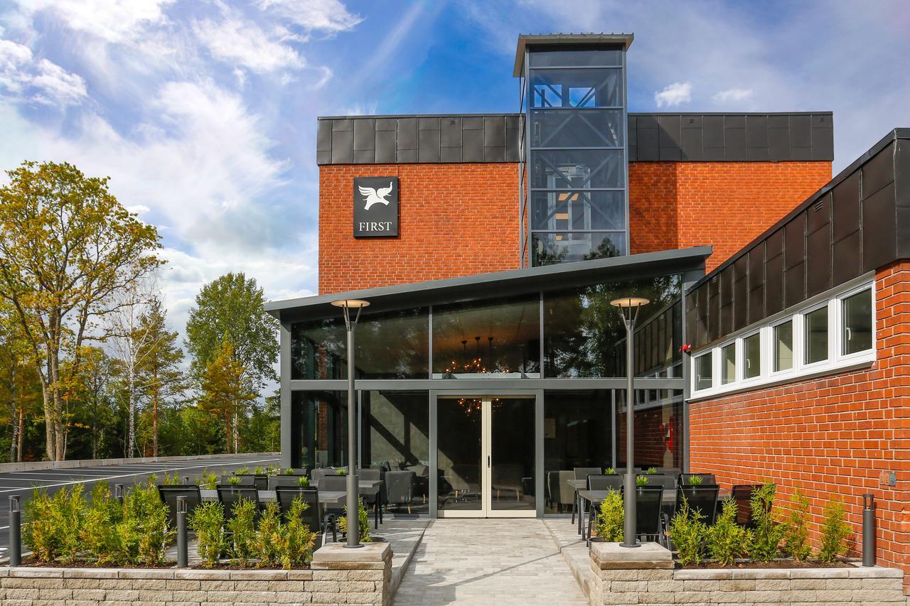 Almnaes Park Hotel Сёдертелье Экстерьер фото